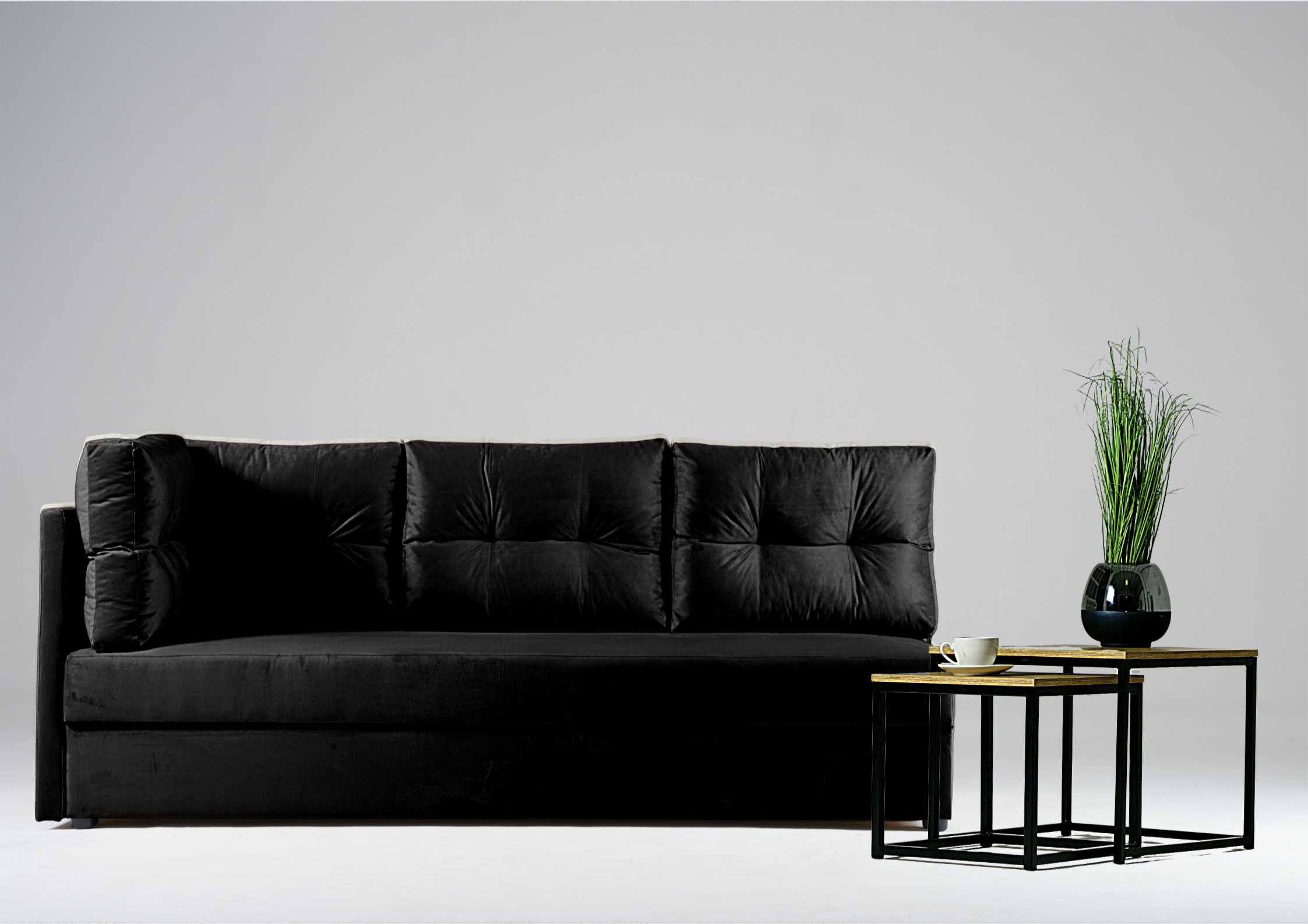 Czarna sofa do salonu